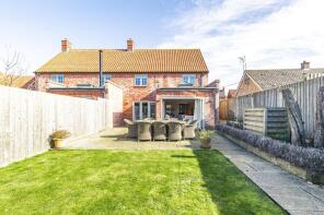 Pebbles, Castle Cottages, Thornham PE36 6NF
