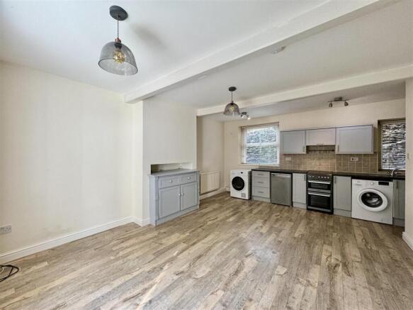 OPEN PLAN LIVING KITCHEN