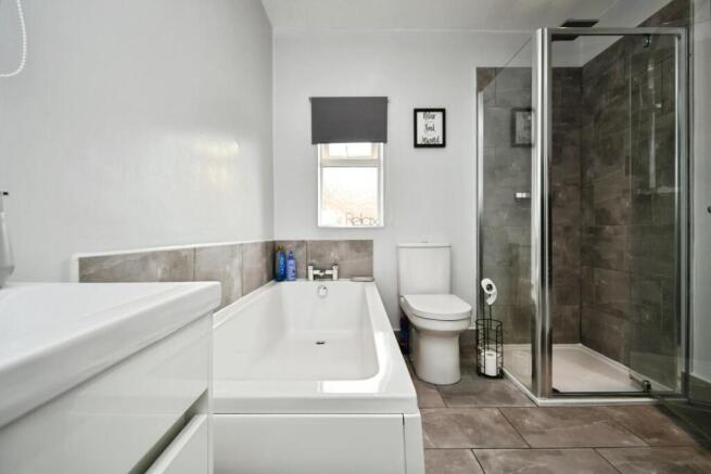 3 bed Semi-Detached for sale Image 11