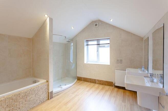 4 bed Terraced for sale Image 9