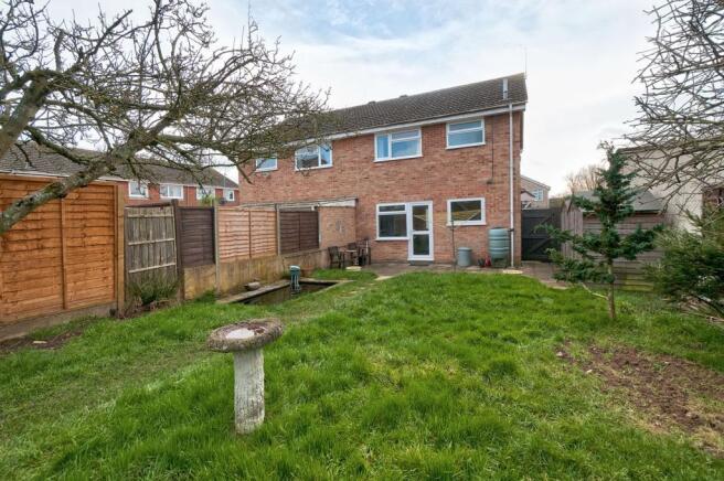 Garden and rear exte