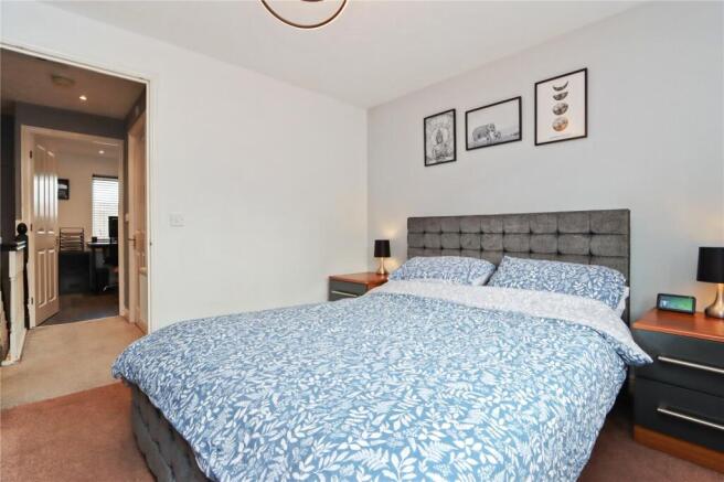 Bedroom 1 Pic 3