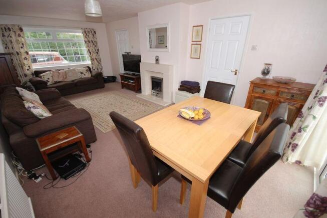 Dining/ Living Room