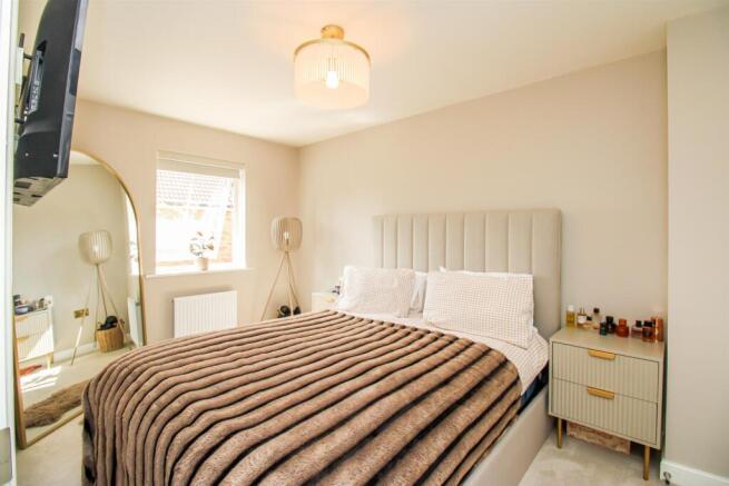 3 bed Terraced for sale Image 9