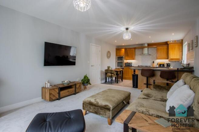 2 bed Flat for sale Image 5