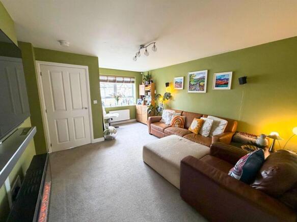 3 bed Semi-Detached for sale Image 5