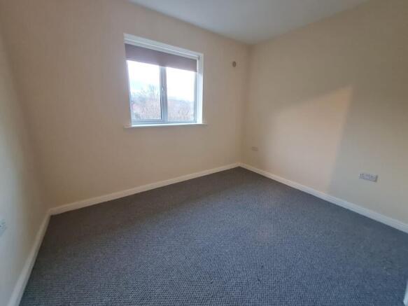 2 bed Apartment to rent Image 8