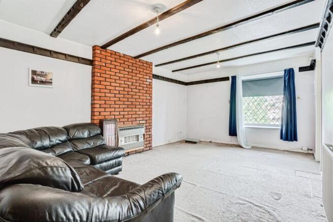 2 bed Flat for sale Image 5