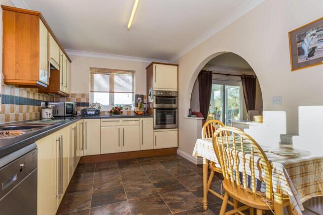 Kitchen / breakfast