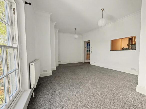 Living Room 2.jpeg
