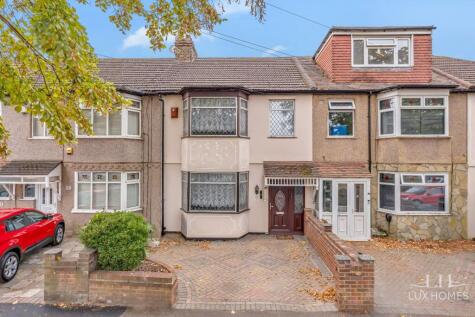 Strathmore Gardens, Hornchurch