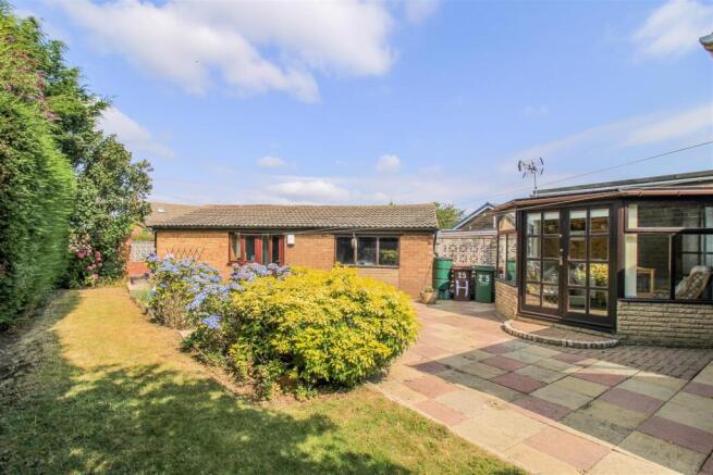2 bed Detached Bungalow for sale Image 12