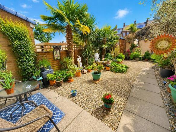 3 bed Terraced for sale Image 11