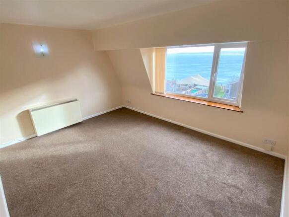 Flat 3, 56 Fore Street Lounge