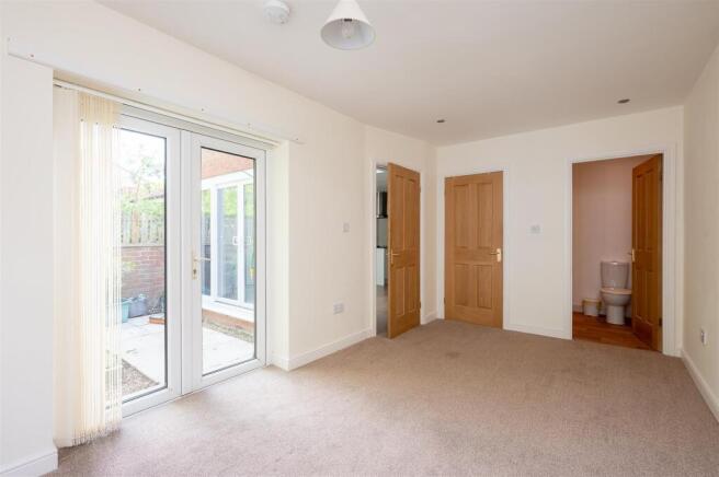 4 bed Semi-Detached for sale Image 9