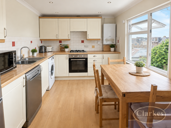 Bright Modern Kitchen Diner with Garden Views