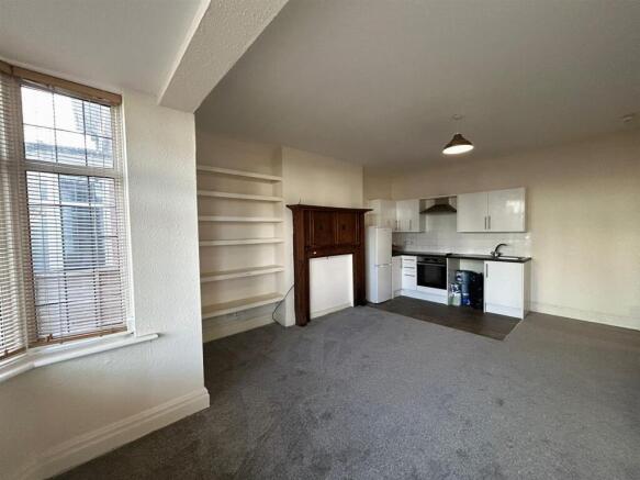 Open Plan Kitchen-Lounge