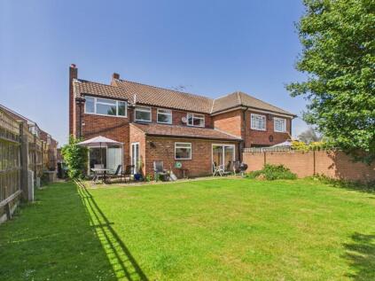 Criss Grove, Chalfont St. Peter, Gerrards Cross, Buckinghamshire, SL9