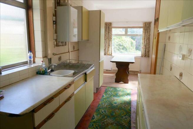Kitchen Area:
