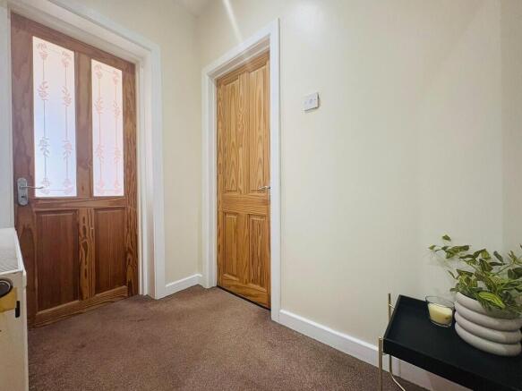1 bed Terraced to rent Image 5