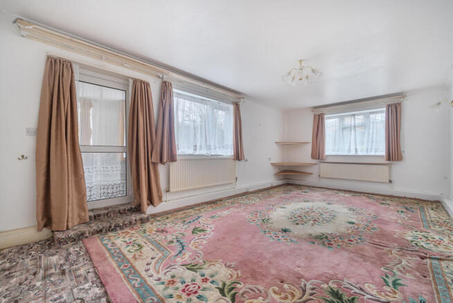 1397310-9-697792f...