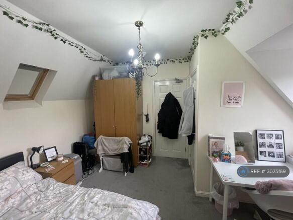 Spacious Large Room