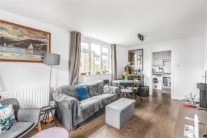 8, Hunter Close, London SW12 8EQ