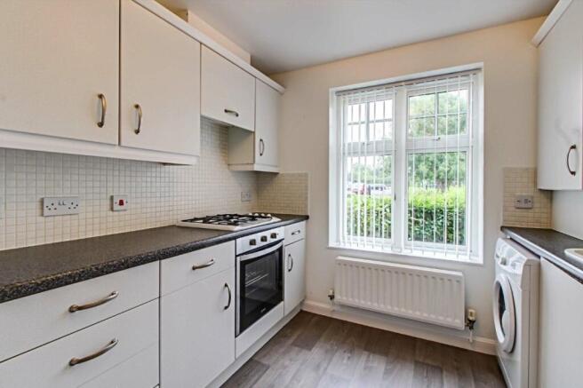2 bed Apartment to rent Image 4