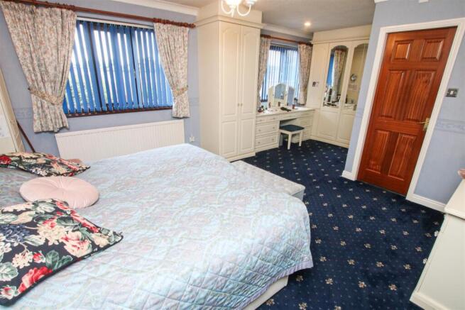 3 bed Detached Bungalow for sale Image 12