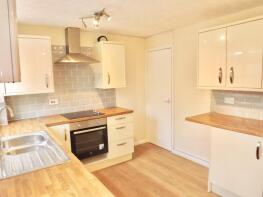 27, The Orchard, Waterlooville PO7 6YG