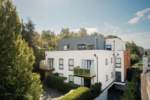Flat 2, 22 Grosvenor Place, Station Road, Whyteleafe CR3 0EP