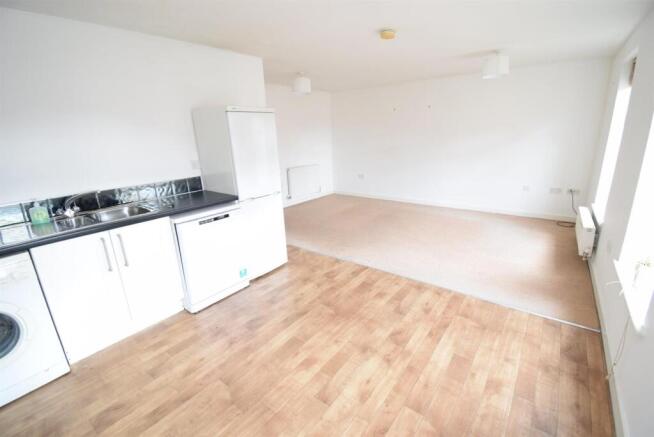 2 bed Apartment for sale Image 4