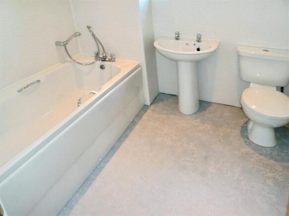 4 bed Town House for sale Image 12