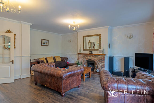 Lounge & Dining