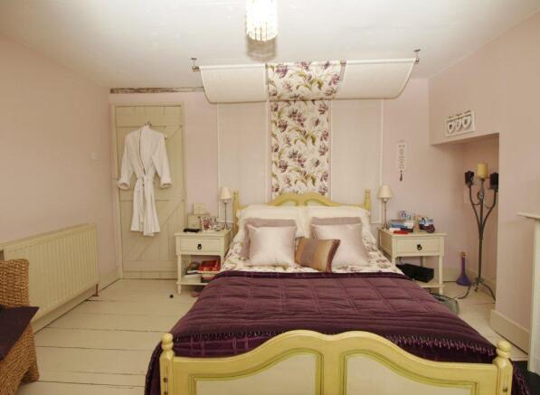 Bedroom 2 (Double)