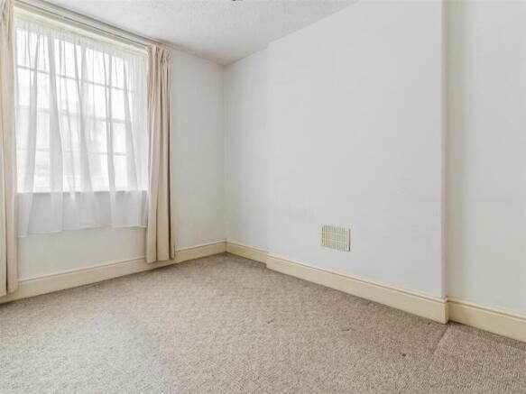 Flat 2 9 West Buildings-002.JPG