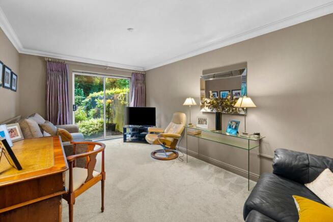 4 bed House for sale Image 11