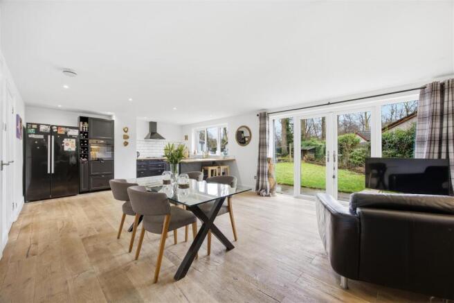 103_LARKFIELD_RD_LENZIE_010.JPG