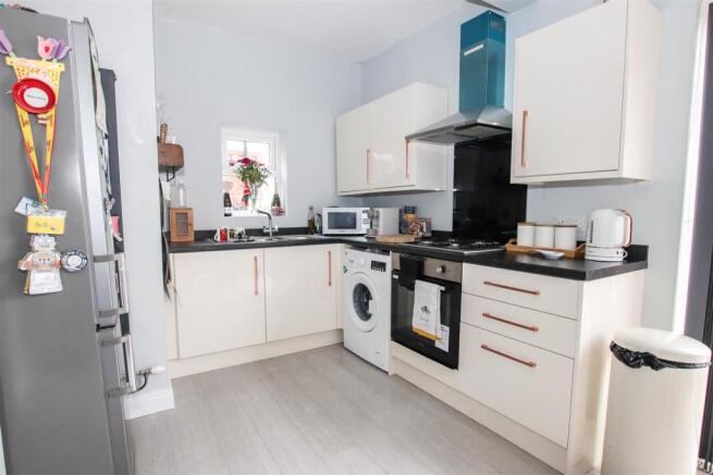 FITTED KITCHEN / DINING ROOM