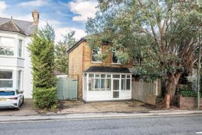 137, Staines Road East, Sunbury-on-thames TW16 5AD