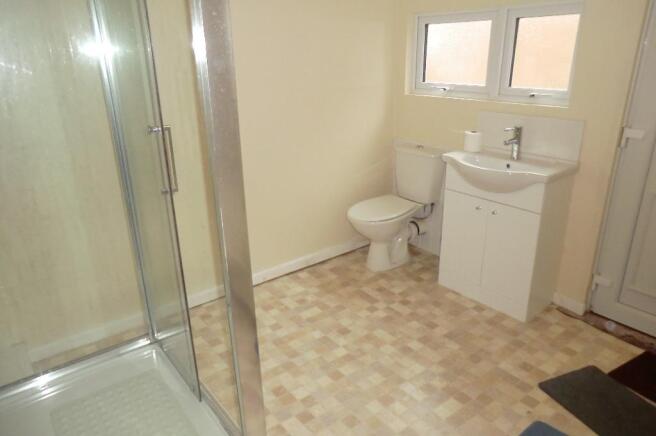 SHOWER ROOM