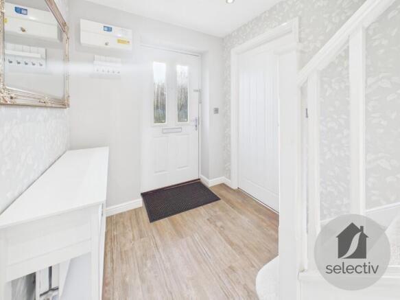 5 bed Detached for sale Image 11