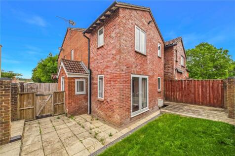 Monkswood Crescent, Tadley, Hampshire, RG26