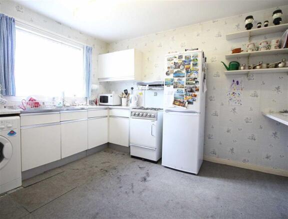 Kitchen:
