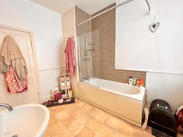 2 bed House for sale Image 10