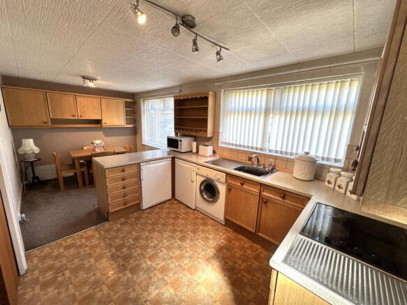 3 bed Semi-Detached for sale Image 9