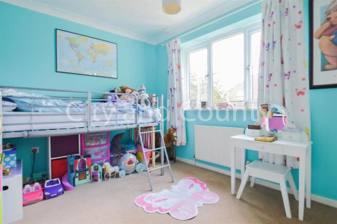 bed 2.jpg