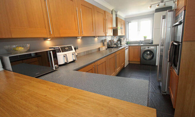 Well fitted kitchen