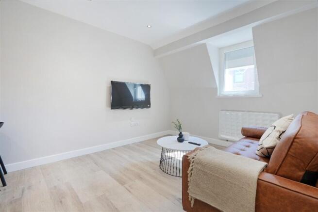 1 bed Apartment to rent Image 11