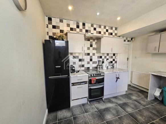 2 bed Terraced for sale Image 6